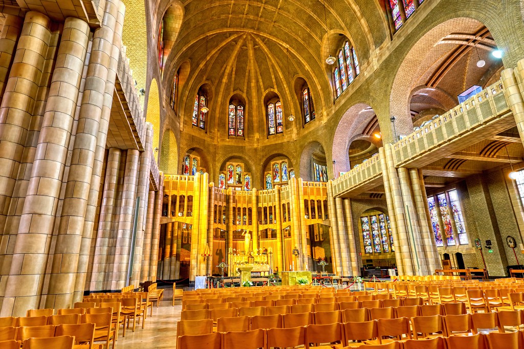 HDR Abbaye Basilique Koekelberg kerk eglise kerkfotografie religie religion bedevaart rooms katholiek kathedraal pelgrimage cathedrale klooster basiliek